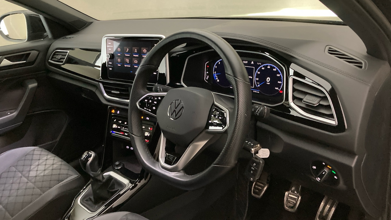 Used Volkswagen T-Roc 2022 for sale - 76734340: Photo 6