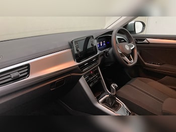 Used Volkswagen T-Roc 2024 for sale - 79045359: Photo