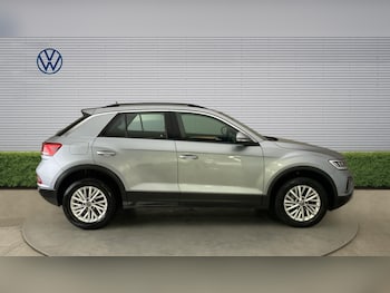Used Volkswagen T-Roc 2024 for sale - 79045359: Photo