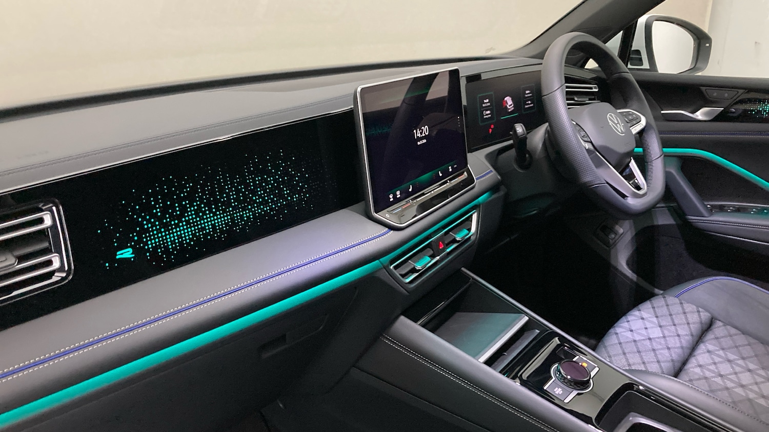 Used Volkswagen Tiguan 2024 for sale - 78064325: Photo 2