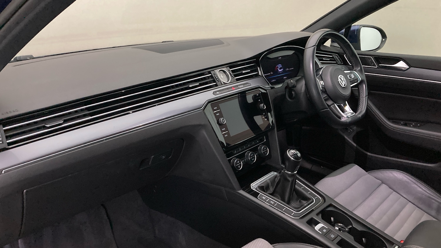 Used Volkswagen Passat 2019 for sale - 77516308: Photo 2