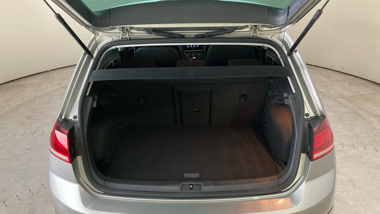 Used Volkswagen Golf 2019 for sale - 77365095: Photo 20