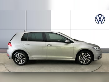 Used Volkswagen Golf 2019 for sale - 77365095: Photo