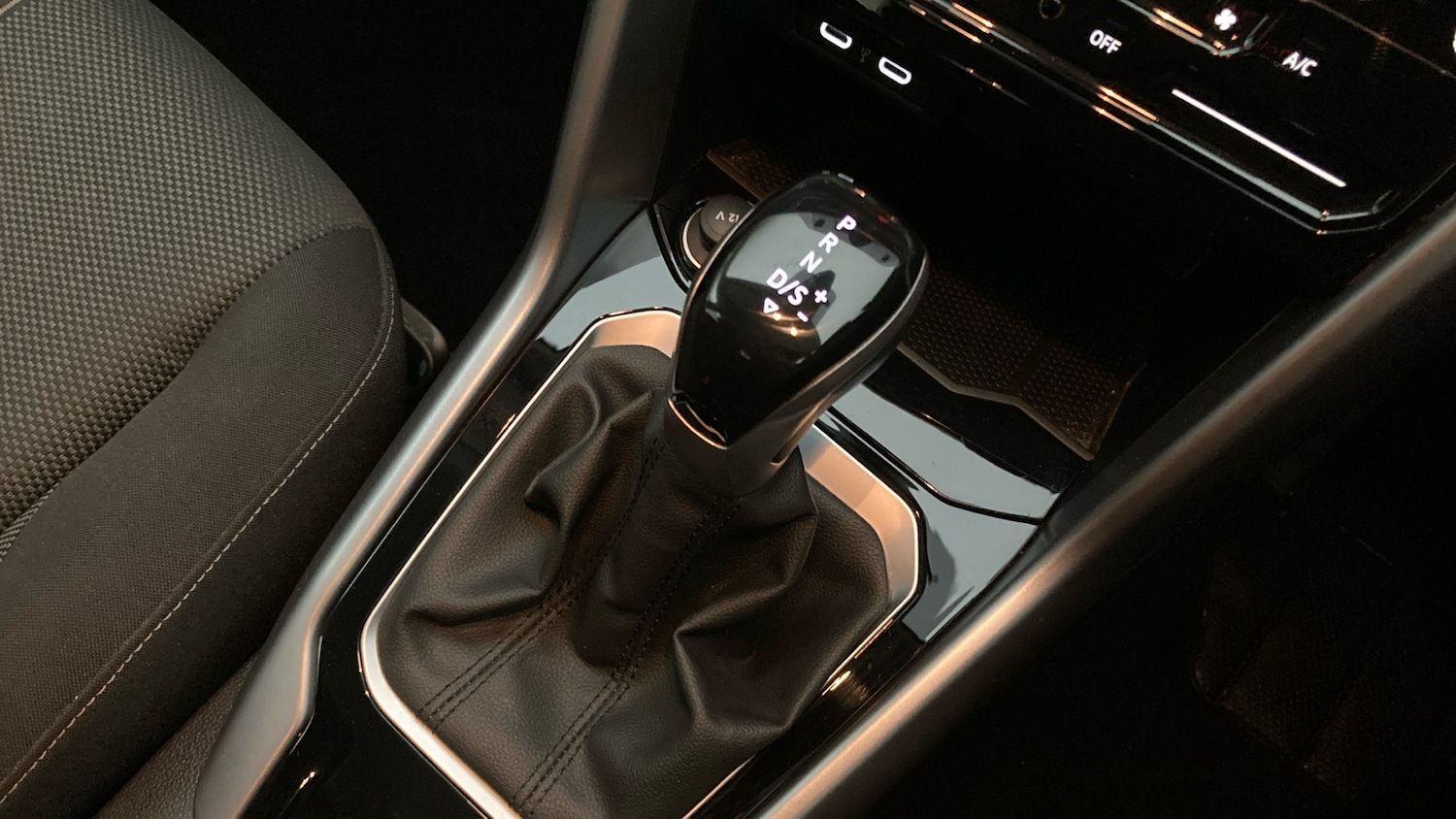 Used Volkswagen T-Roc 2023 for sale - 76526039: Photo 14