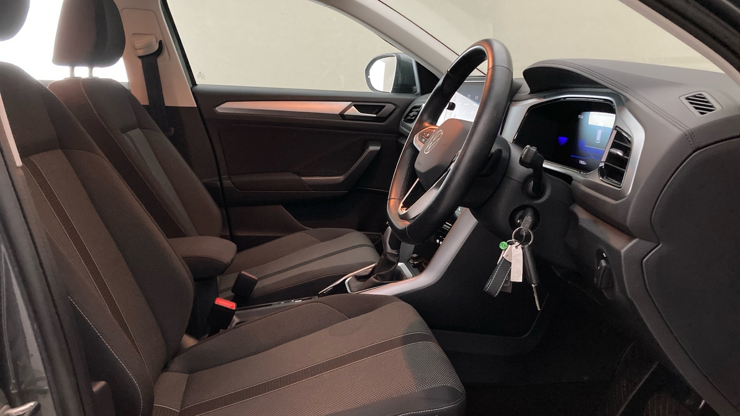 Used Volkswagen T-Roc 2023 for sale - 76526039: Photo 15