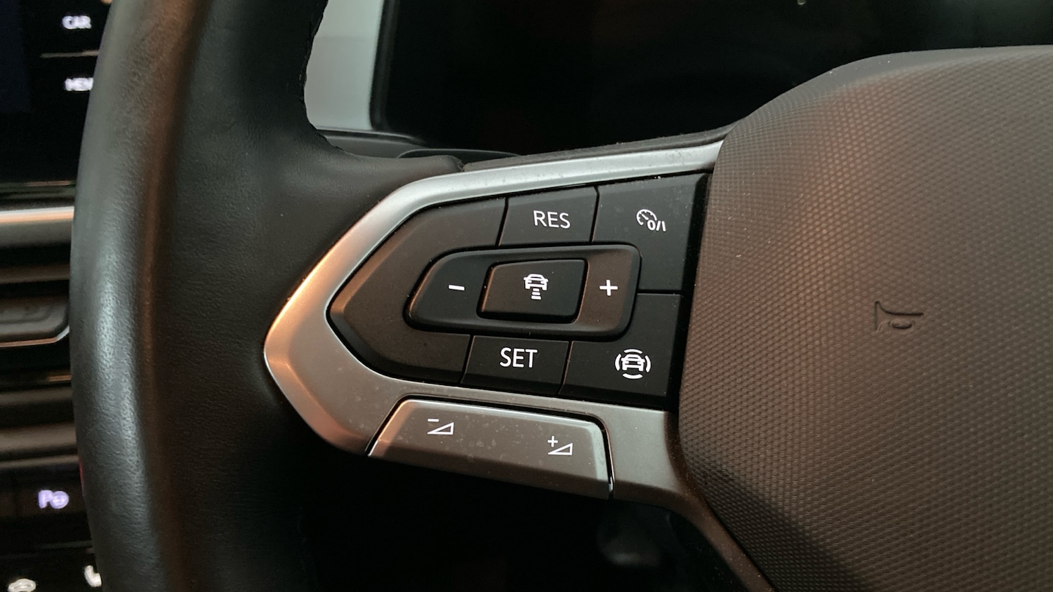 Used Volkswagen T-Roc 2023 for sale - 76526039: Photo 17