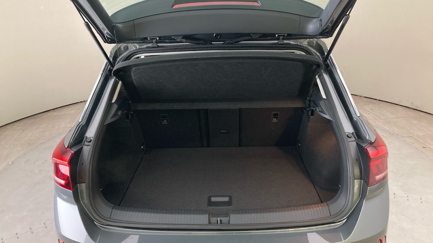 Used Volkswagen T-Roc 2023 for sale - 76526039: Photo 20