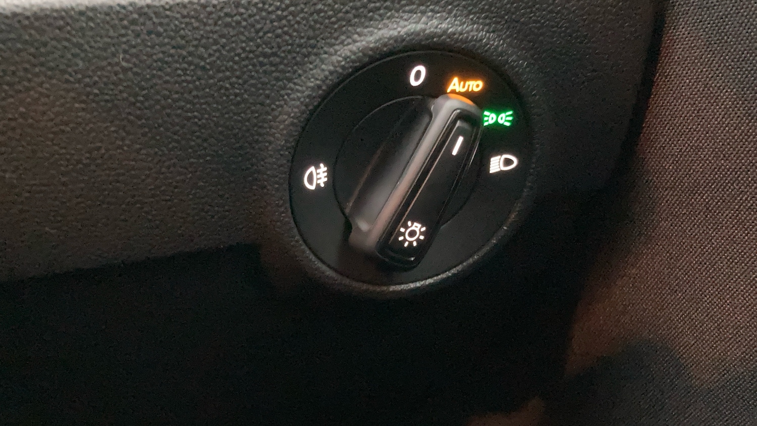 Used Volkswagen T-Roc 2023 for sale - 76526039: Photo 25