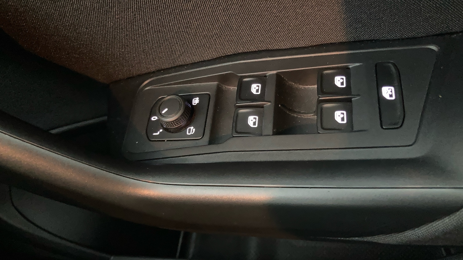 Used Volkswagen T-Roc 2023 for sale - 76526039: Photo 26