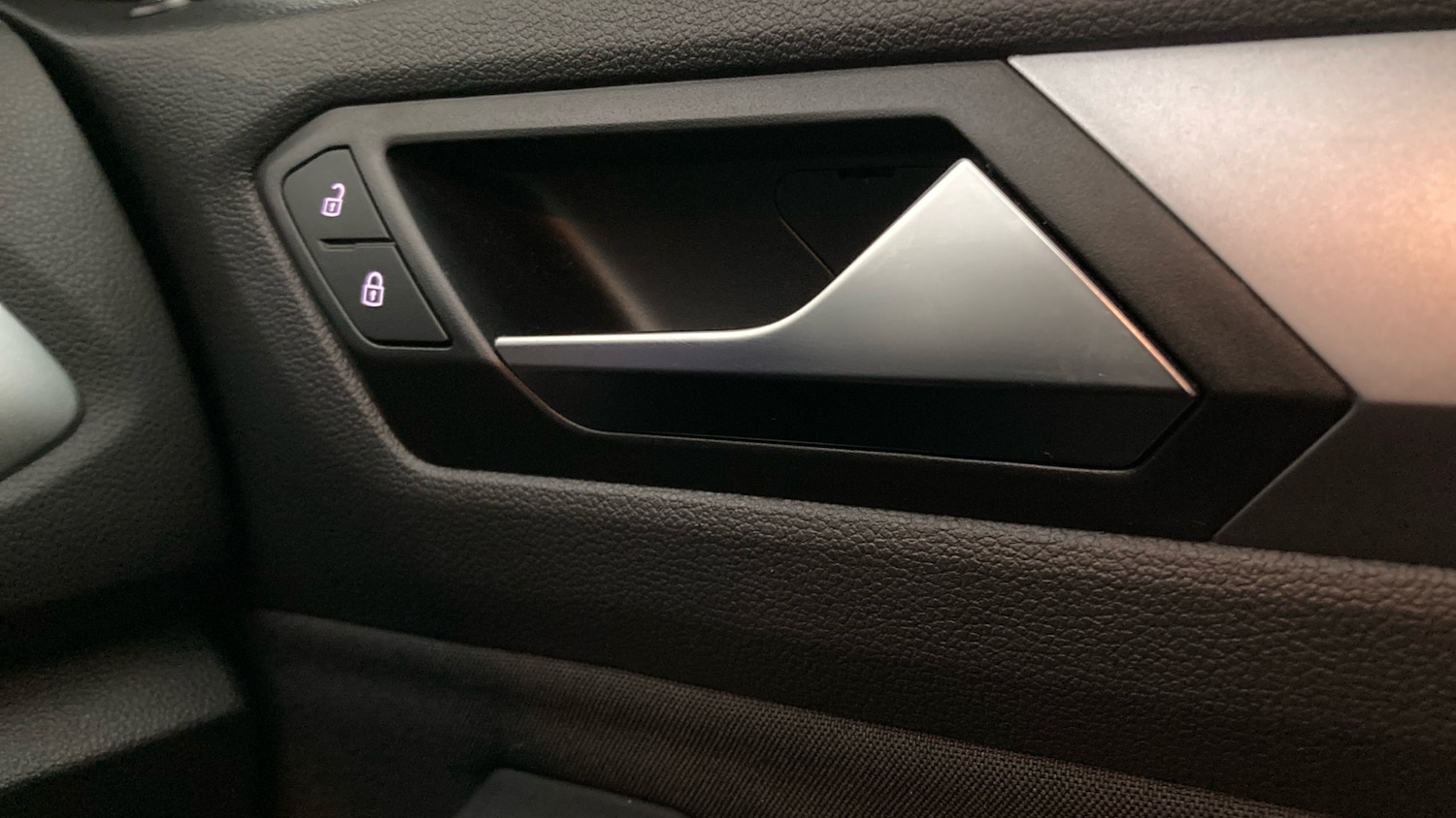 Used Volkswagen T-Roc 2023 for sale - 76526039: Photo 27