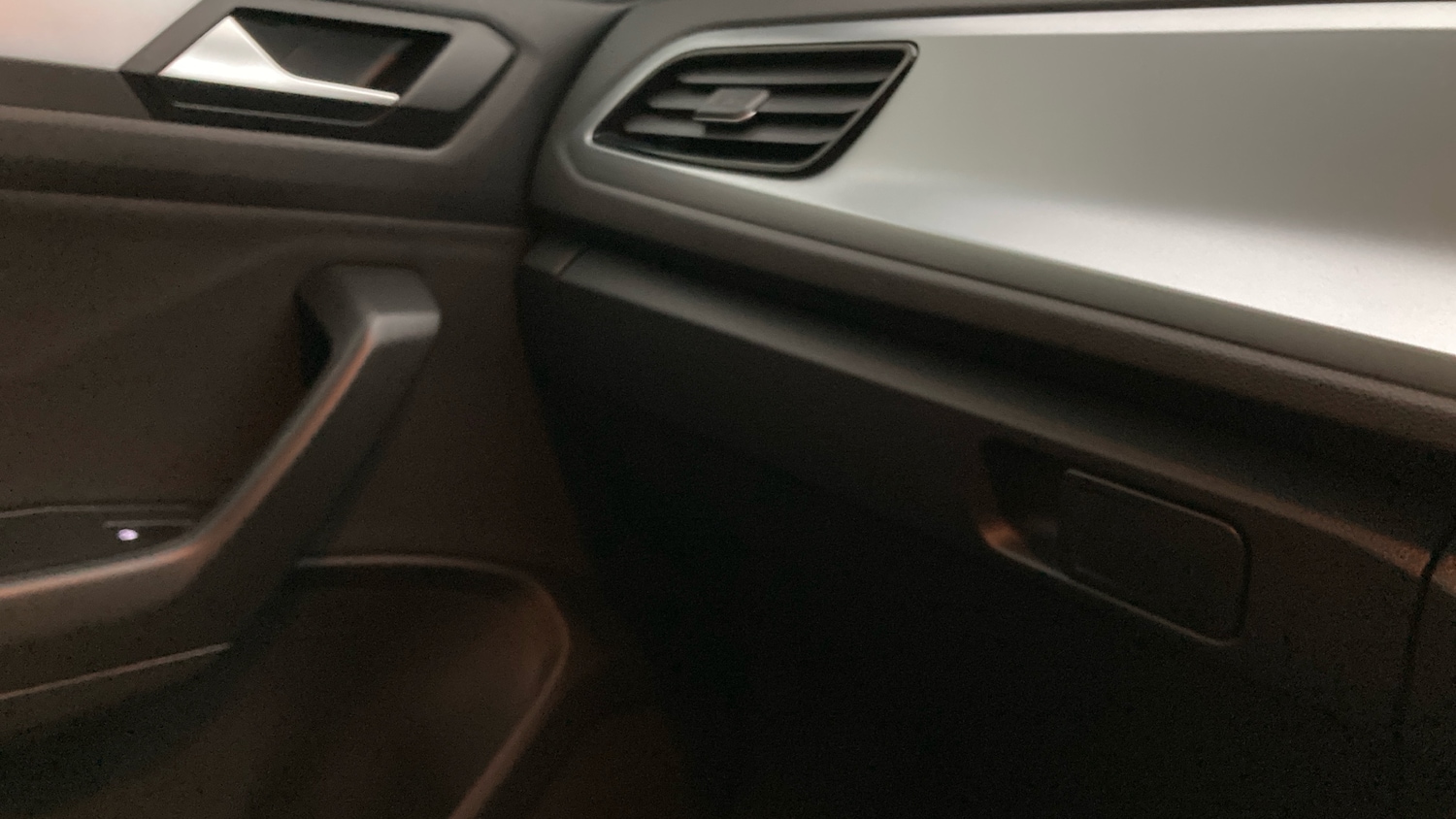 Used Volkswagen T-Roc 2023 for sale - 76526039: Photo 29