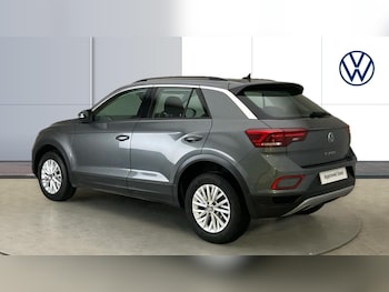 Used Volkswagen T-Roc 2023 for sale - 76526039: Photo