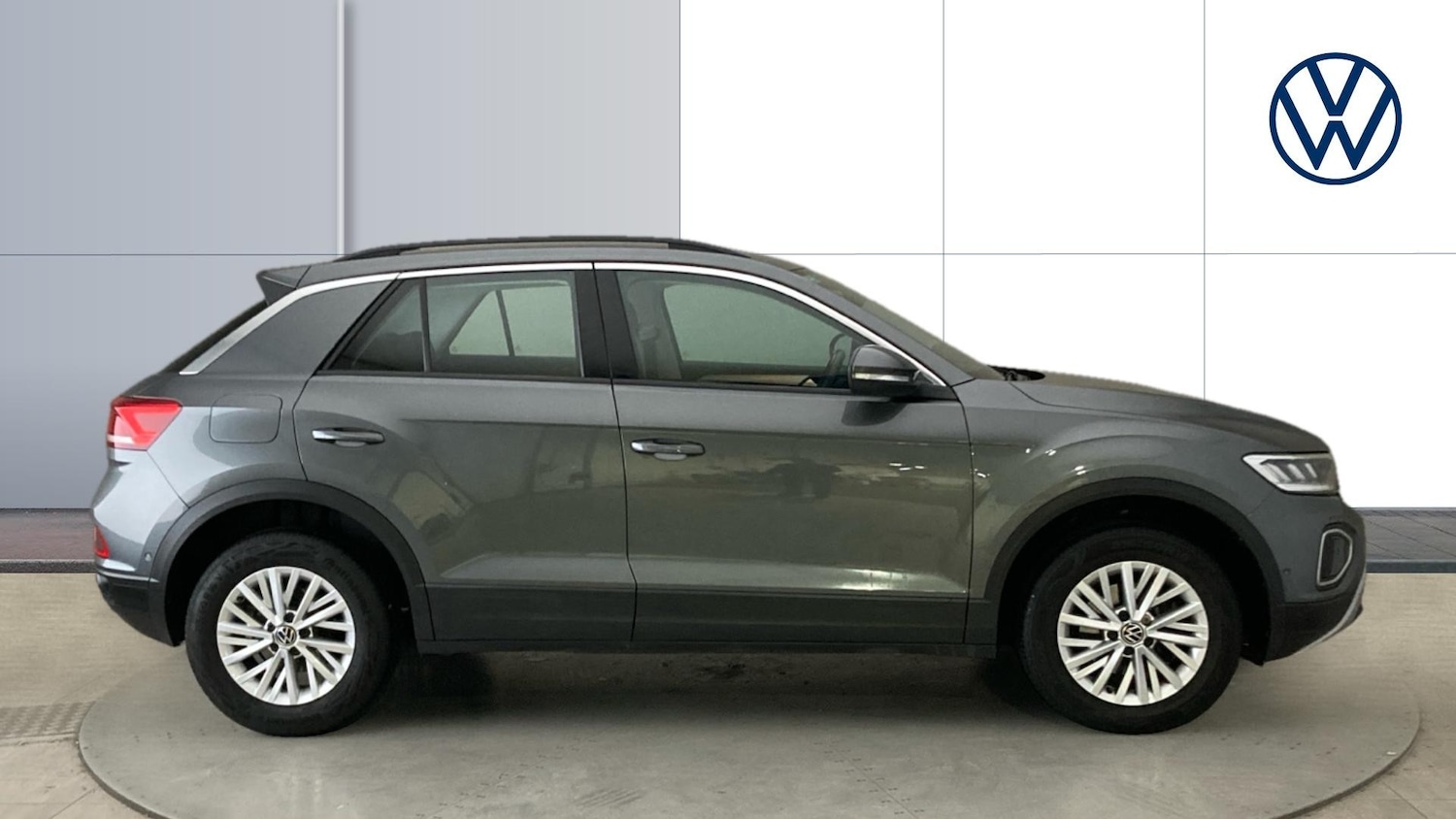 Used Volkswagen T-Roc 2023 for sale - 76526039: Photo 4