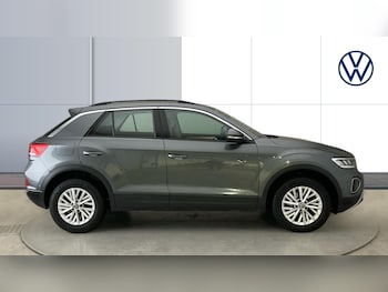Used Volkswagen T-Roc 2023 for sale - 76526039: Photo