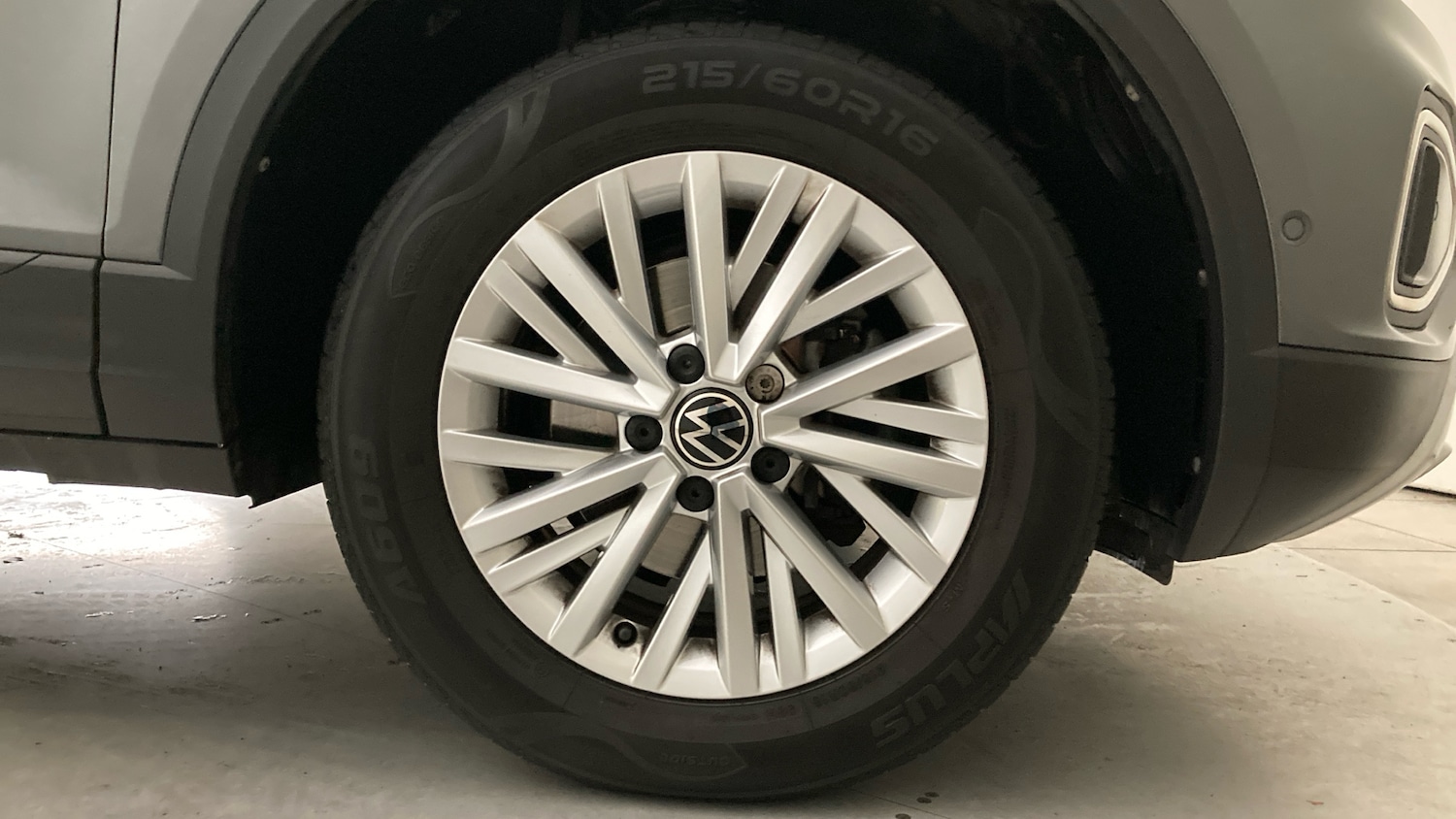 Used Volkswagen T-Roc 2023 for sale - 76526039: Photo 5