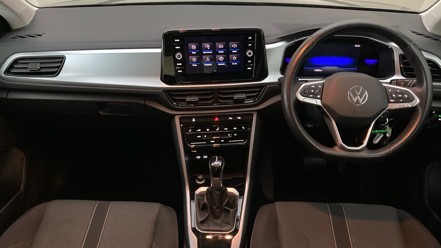 Used Volkswagen T-Roc 2023 for sale - 76526039: Photo 9