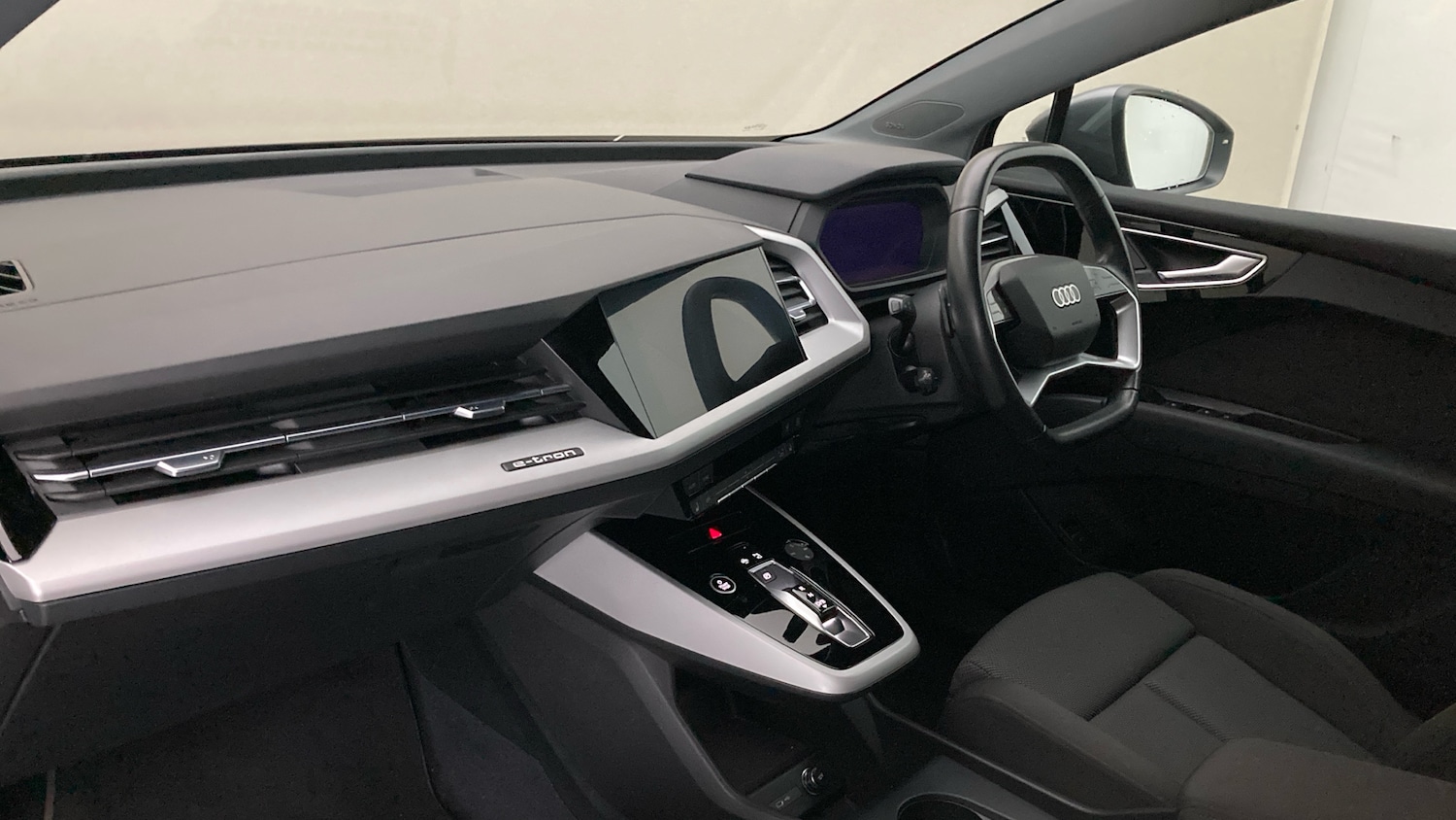 Used Audi Q4 e-tron 2021 for sale - 76683962: Photo 2