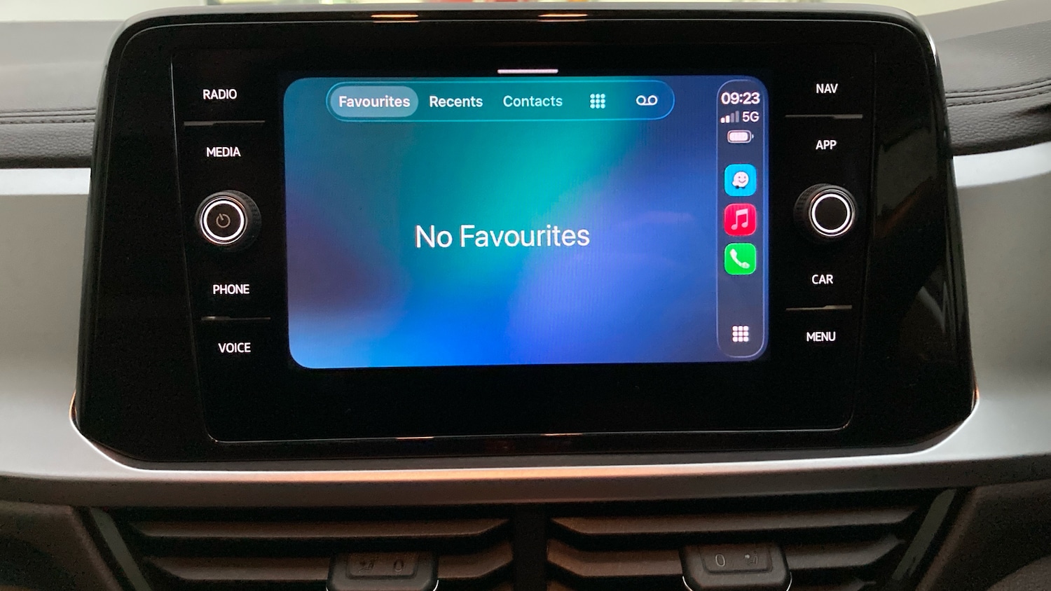 Used Volkswagen T-Roc 2023 for sale - 77431076: Photo 28