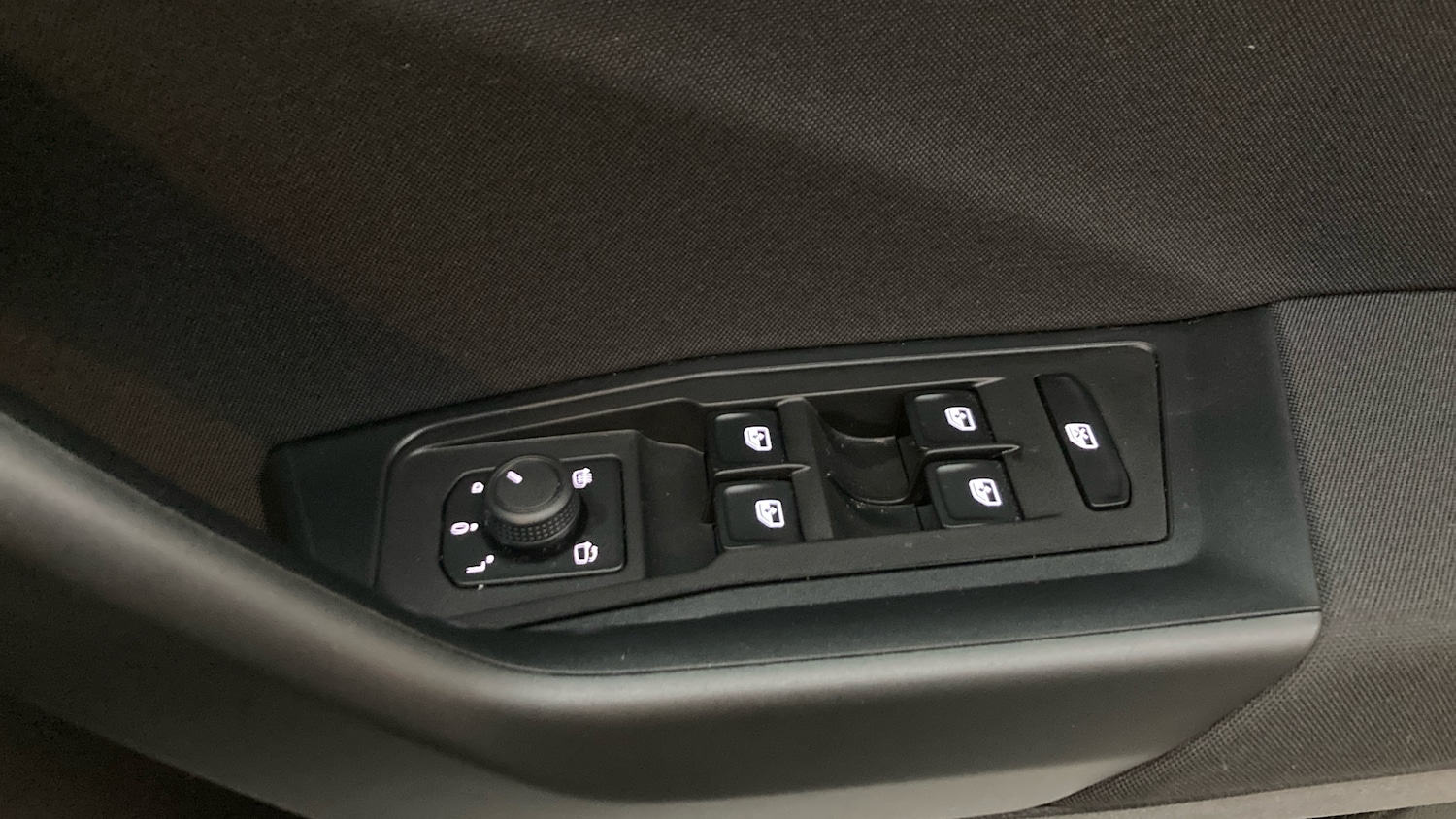 Used Volkswagen T-Roc 2023 for sale - 77431076: Photo 30