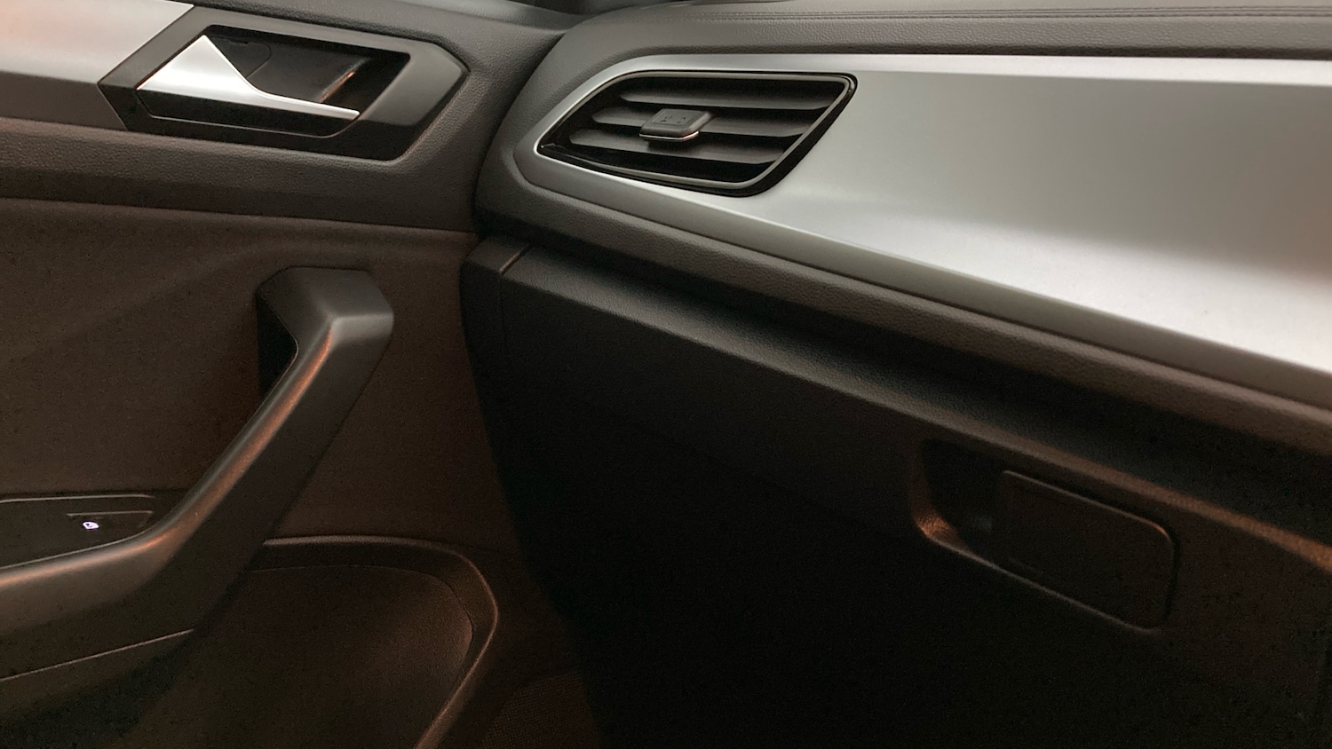 Used Volkswagen T-Roc 2023 for sale - 77431076: Photo 33