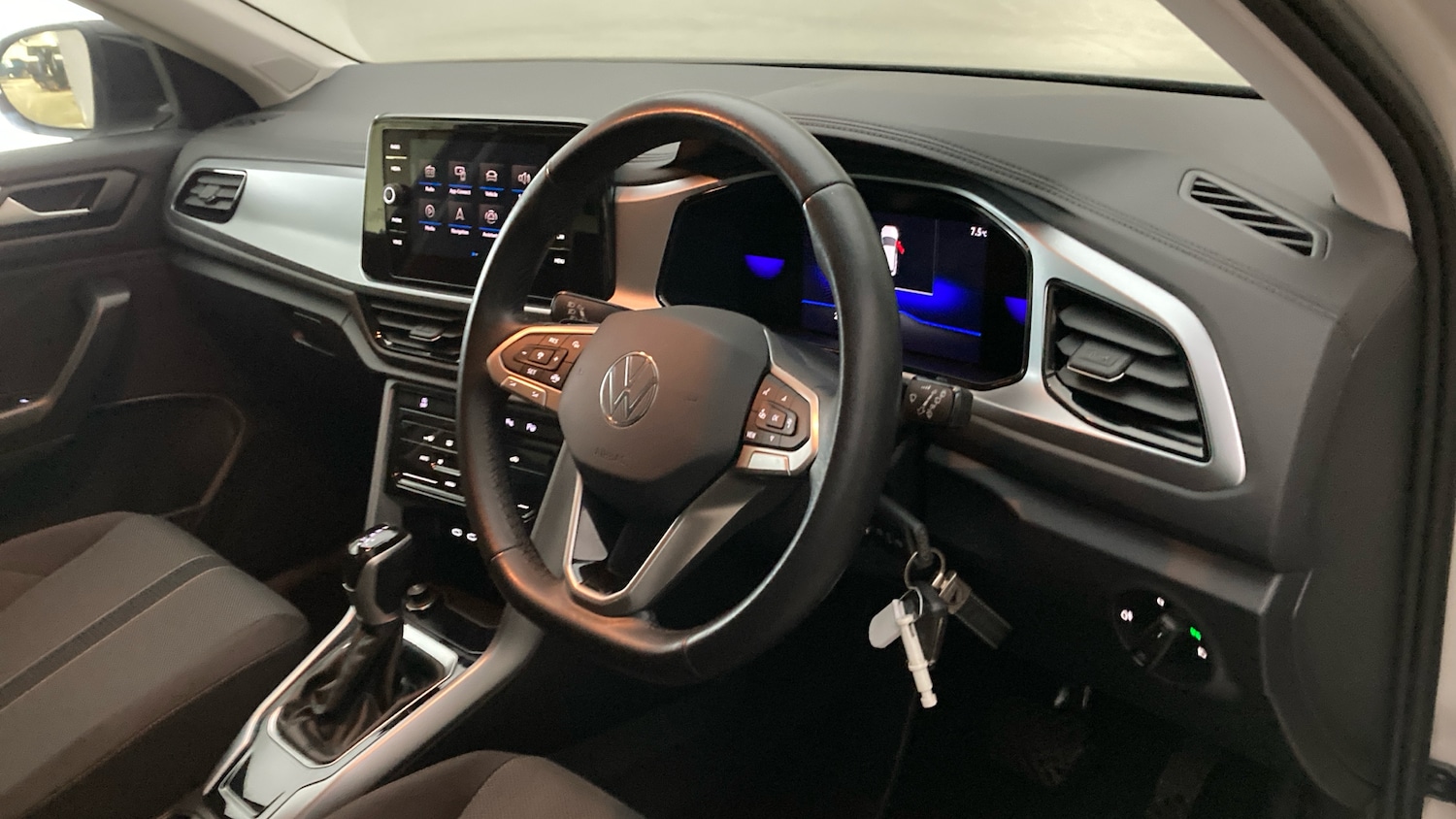 Used Volkswagen T-Roc 2023 for sale - 77431076: Photo 6