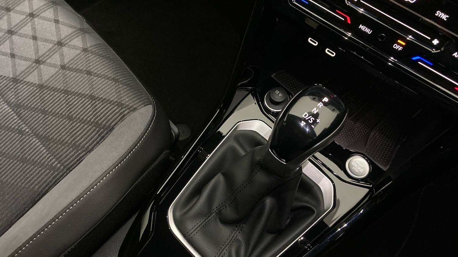 Used Volkswagen T-Roc 2025 for sale - 77687364: Photo 14