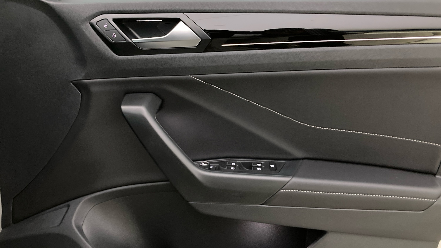 Used Volkswagen T-Roc 2025 for sale - 77687364: Photo 19