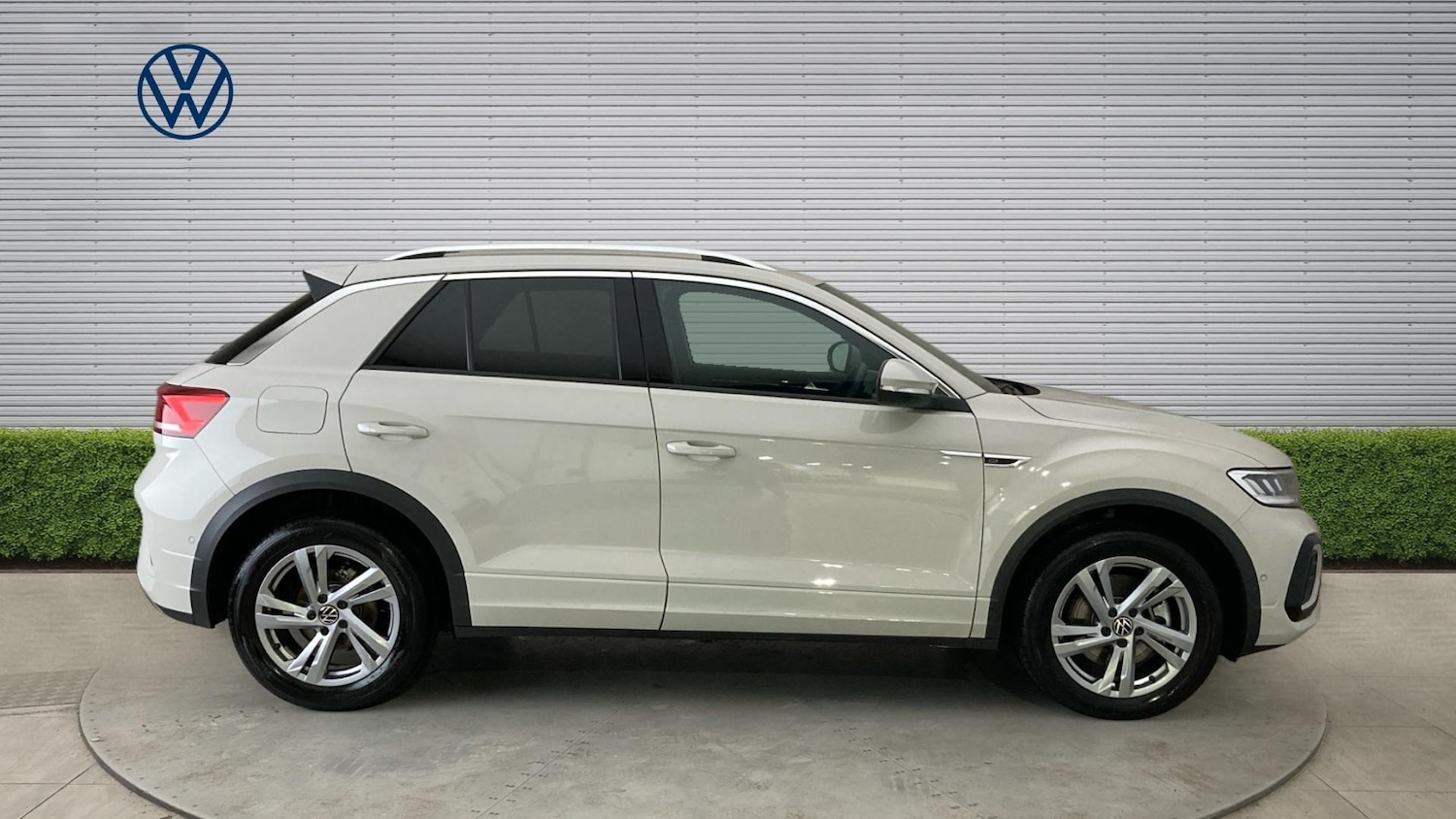 Used Volkswagen T-Roc 2025 for sale - 77687364: Photo 4