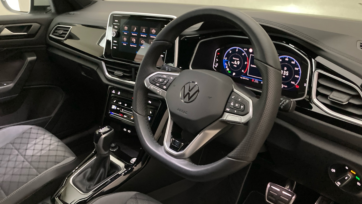 Used Volkswagen T-Roc 2025 for sale - 77687364: Photo 6