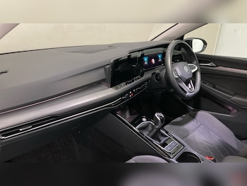 Used Volkswagen Golf 2023 for sale - 76220682: Photo 2