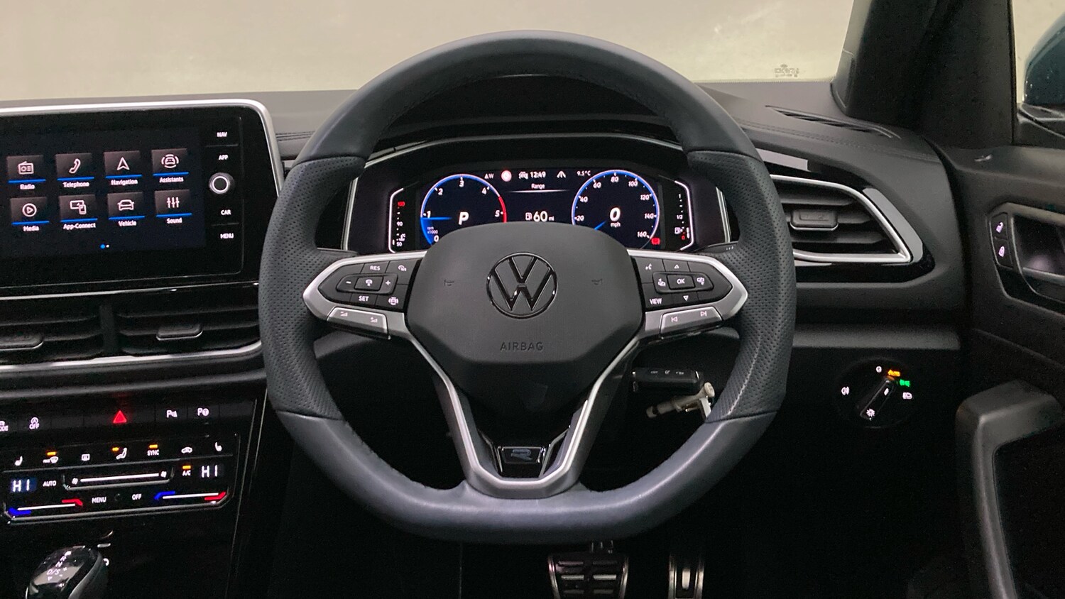 Used Volkswagen T-Roc 2025 for sale - 77516310: Photo 10