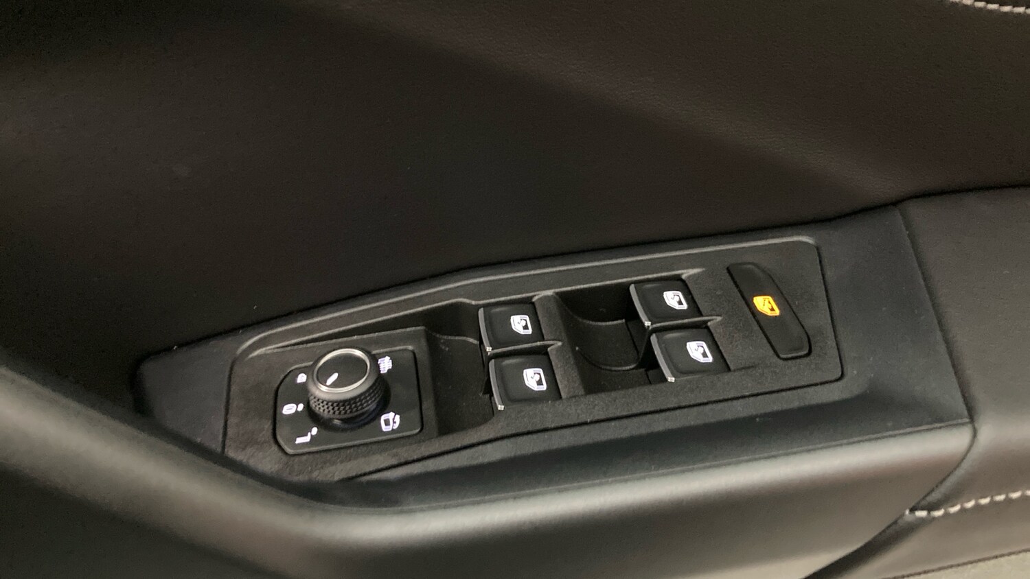 Used Volkswagen T-Roc 2025 for sale - 77516310: Photo 33