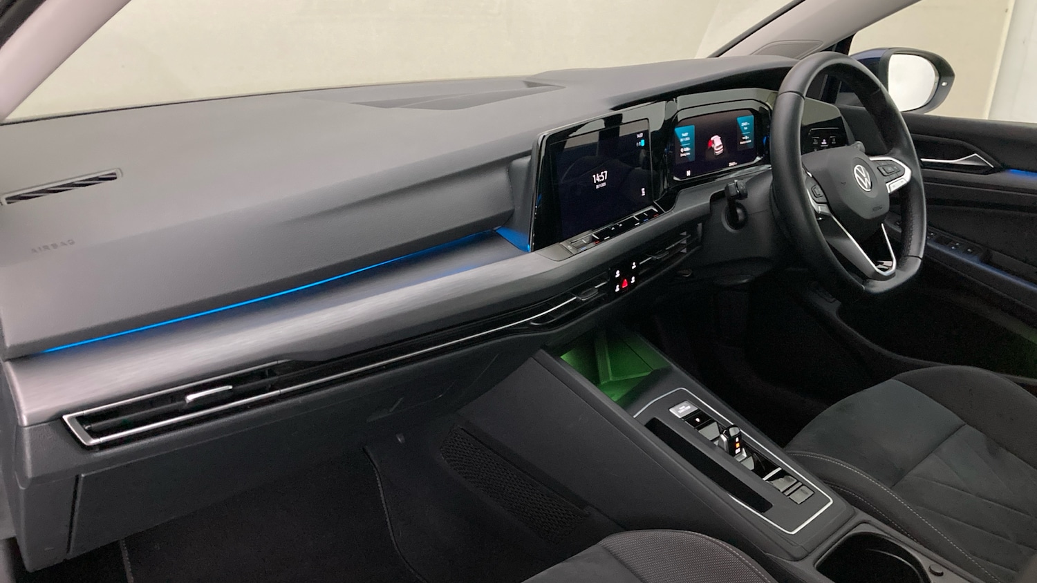 Used Volkswagen Golf 2021 for sale - 76933503: Photo 2