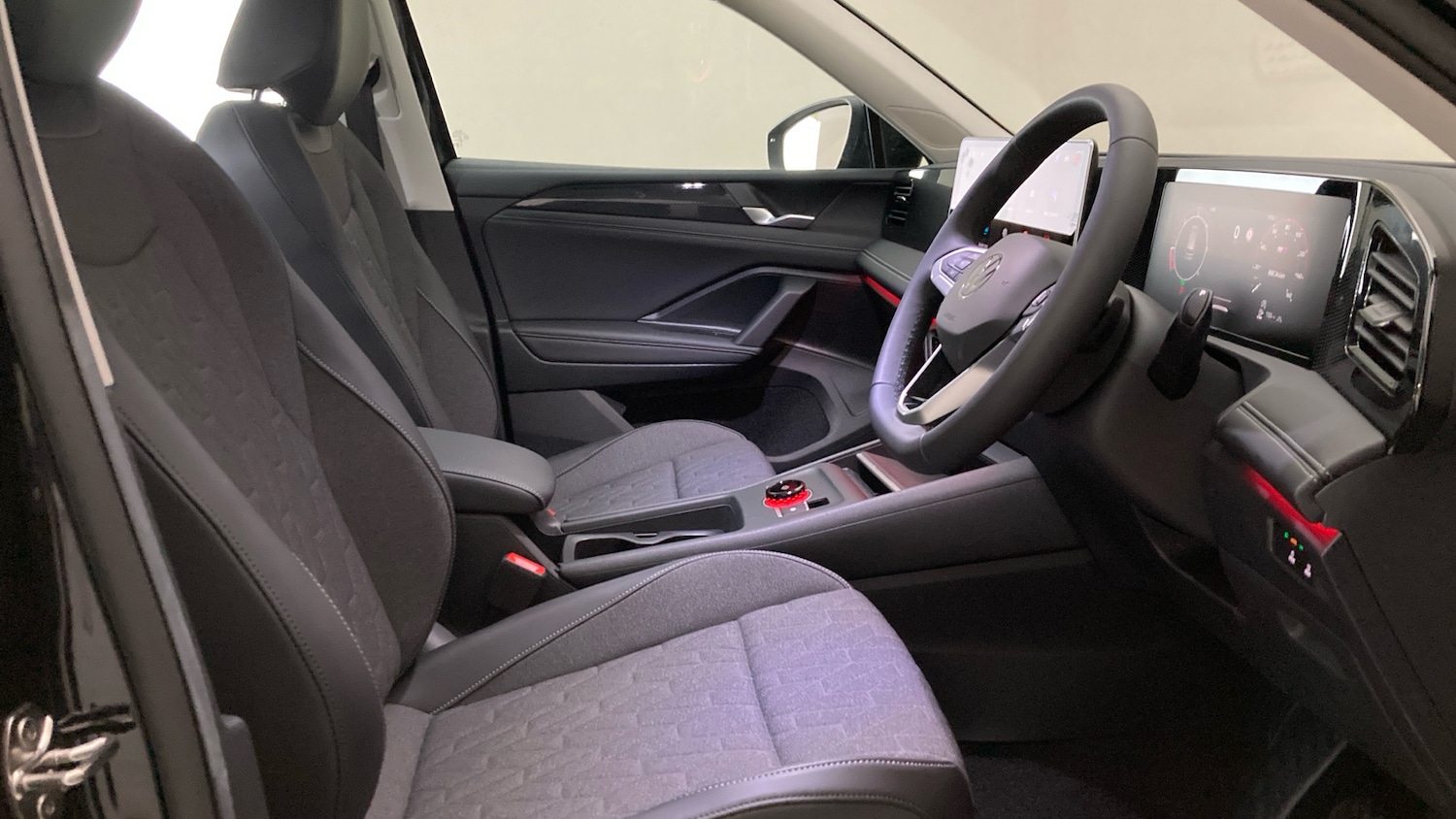 Used Volkswagen Tiguan 2025 for sale - 77148336: Photo 15