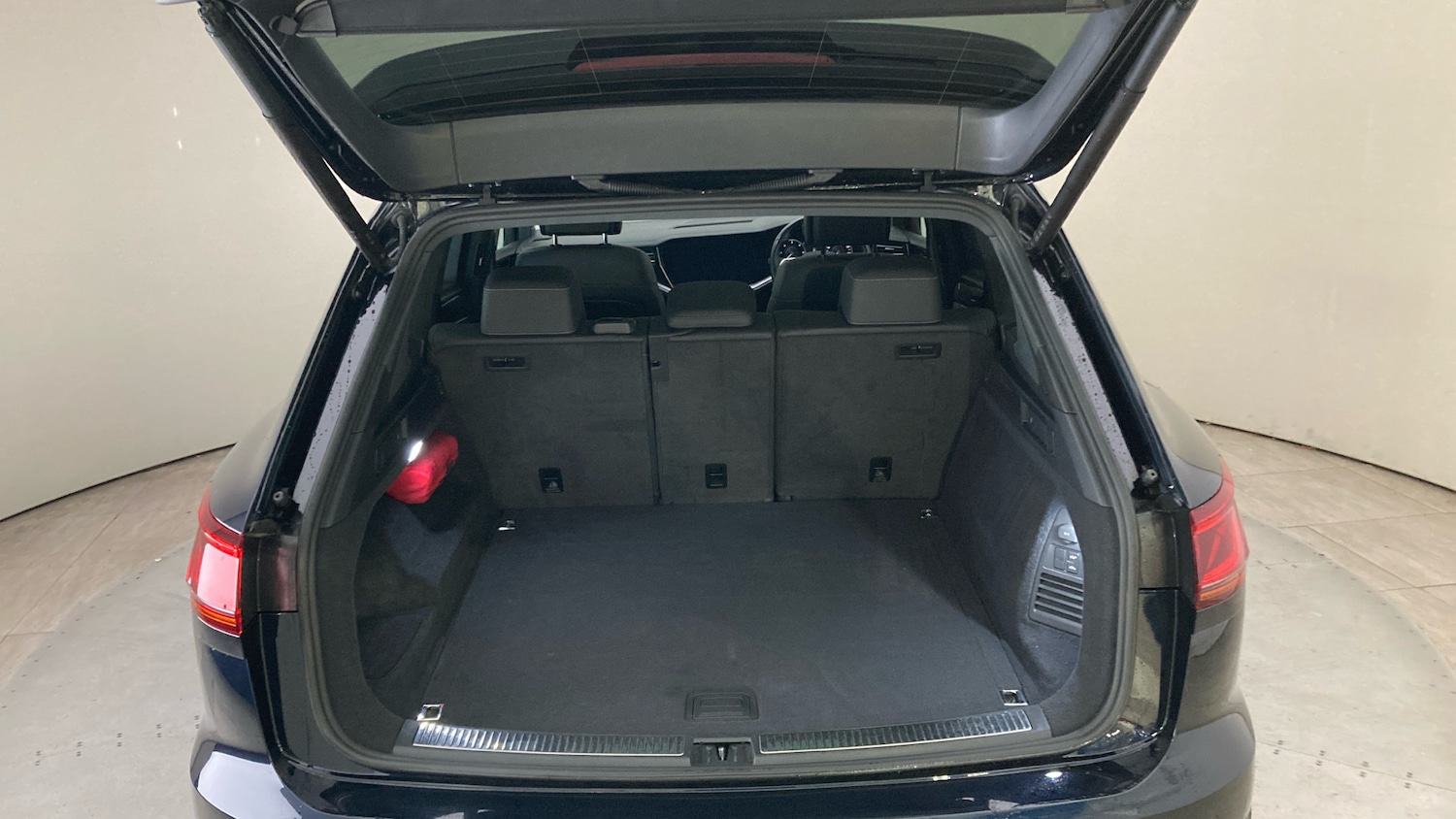 Used Volkswagen Touareg 2022 for sale - 76795035: Photo 20