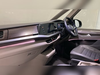 Used Volkswagen Multivan 2023 for sale - 78764670: Photo