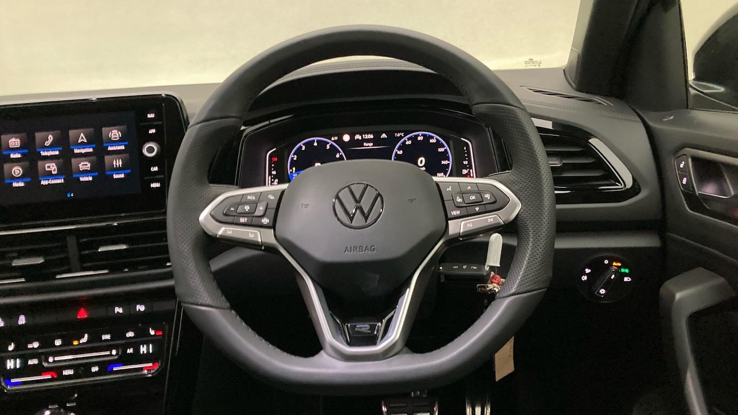 Used Volkswagen T-Roc 2025 for sale - 76907667: Photo 10