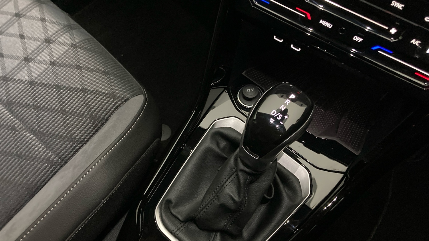 Used Volkswagen T-Roc 2025 for sale - 76907667: Photo 14