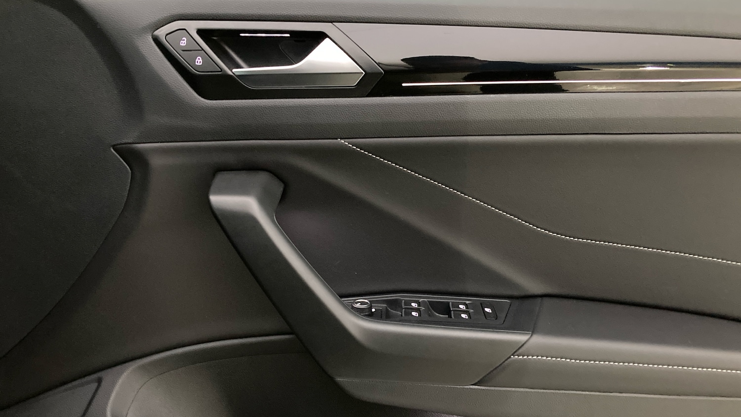 Used Volkswagen T-Roc 2025 for sale - 76907667: Photo 19