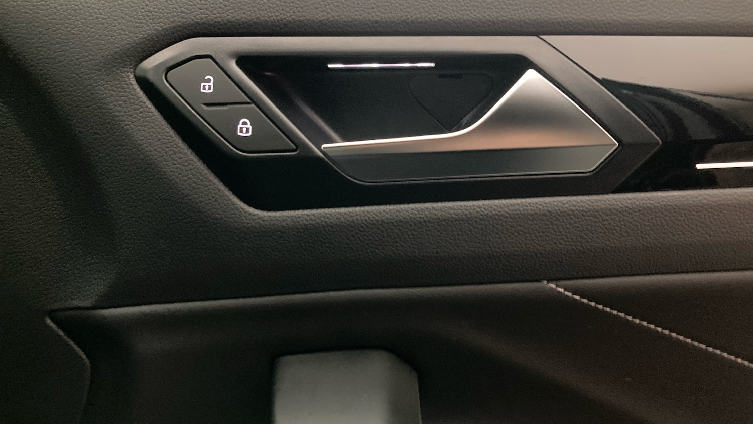 Used Volkswagen T-Roc 2025 for sale - 76907667: Photo 31