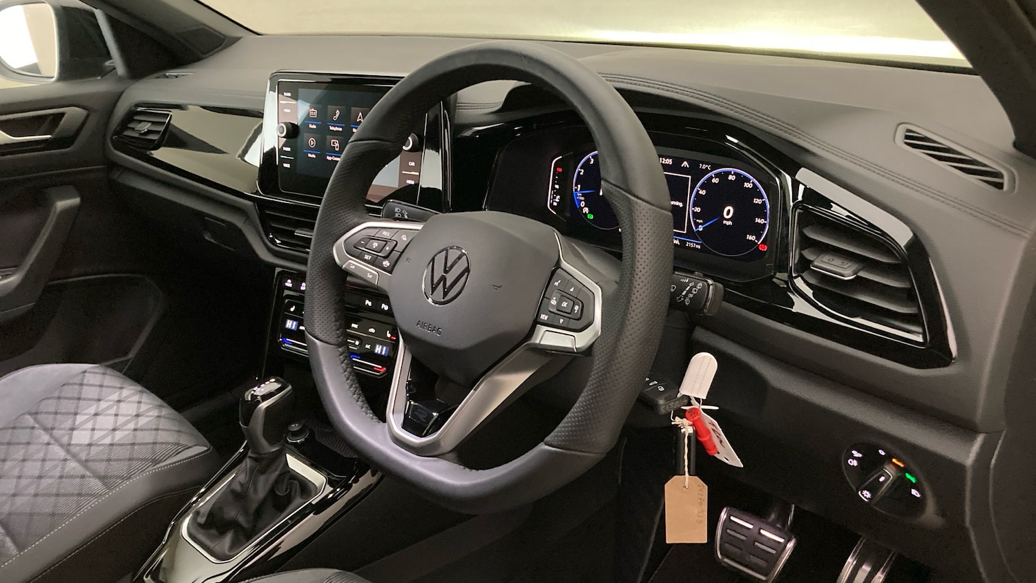 Used Volkswagen T-Roc 2025 for sale - 76907667: Photo 6