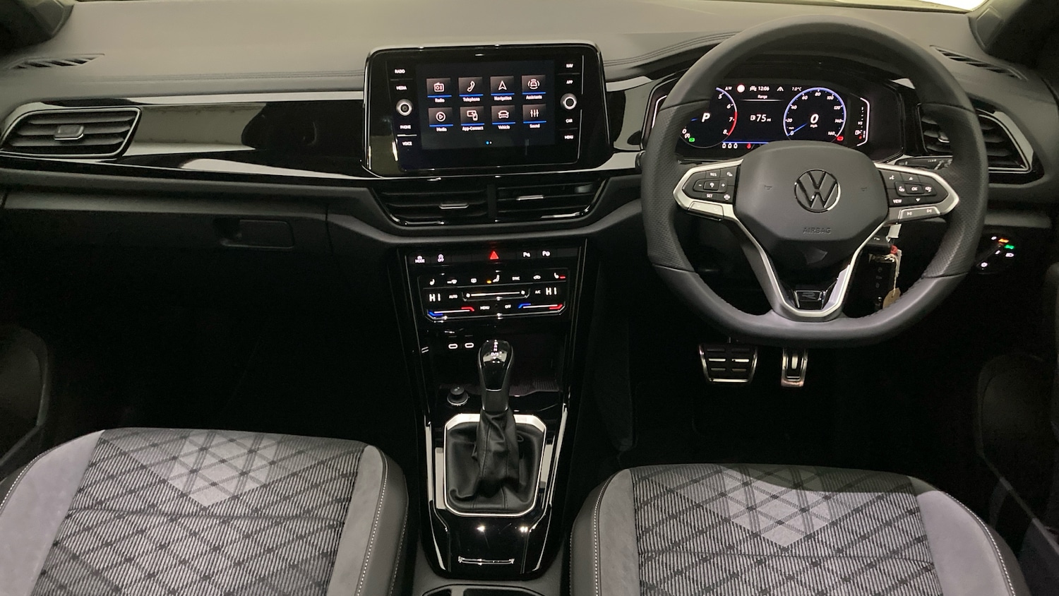 Used Volkswagen T-Roc 2025 for sale - 76907667: Photo 9