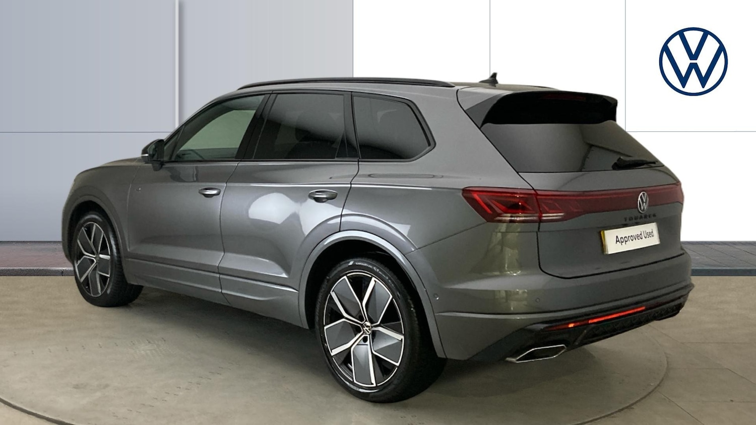 Used Volkswagen Touareg 2025 for sale - 77245456: Photo 3