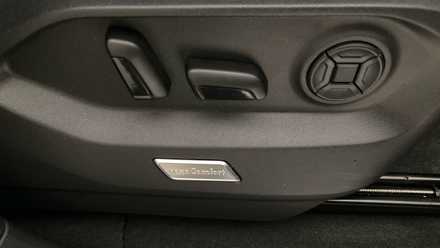 Used Volkswagen Touareg 2025 for sale - 77245456: Photo 39