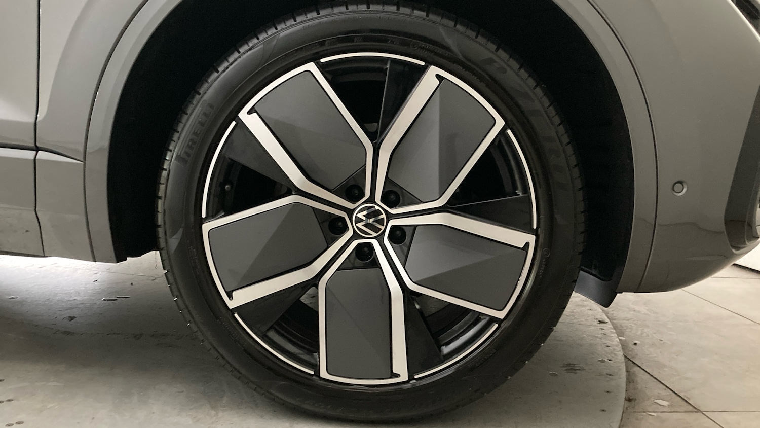 Used Volkswagen Touareg 2025 for sale - 77245456: Photo 5