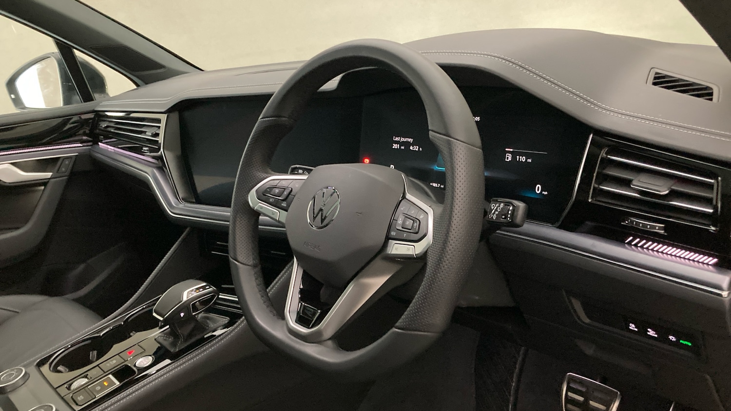 Used Volkswagen Touareg 2025 for sale - 77245456: Photo 6