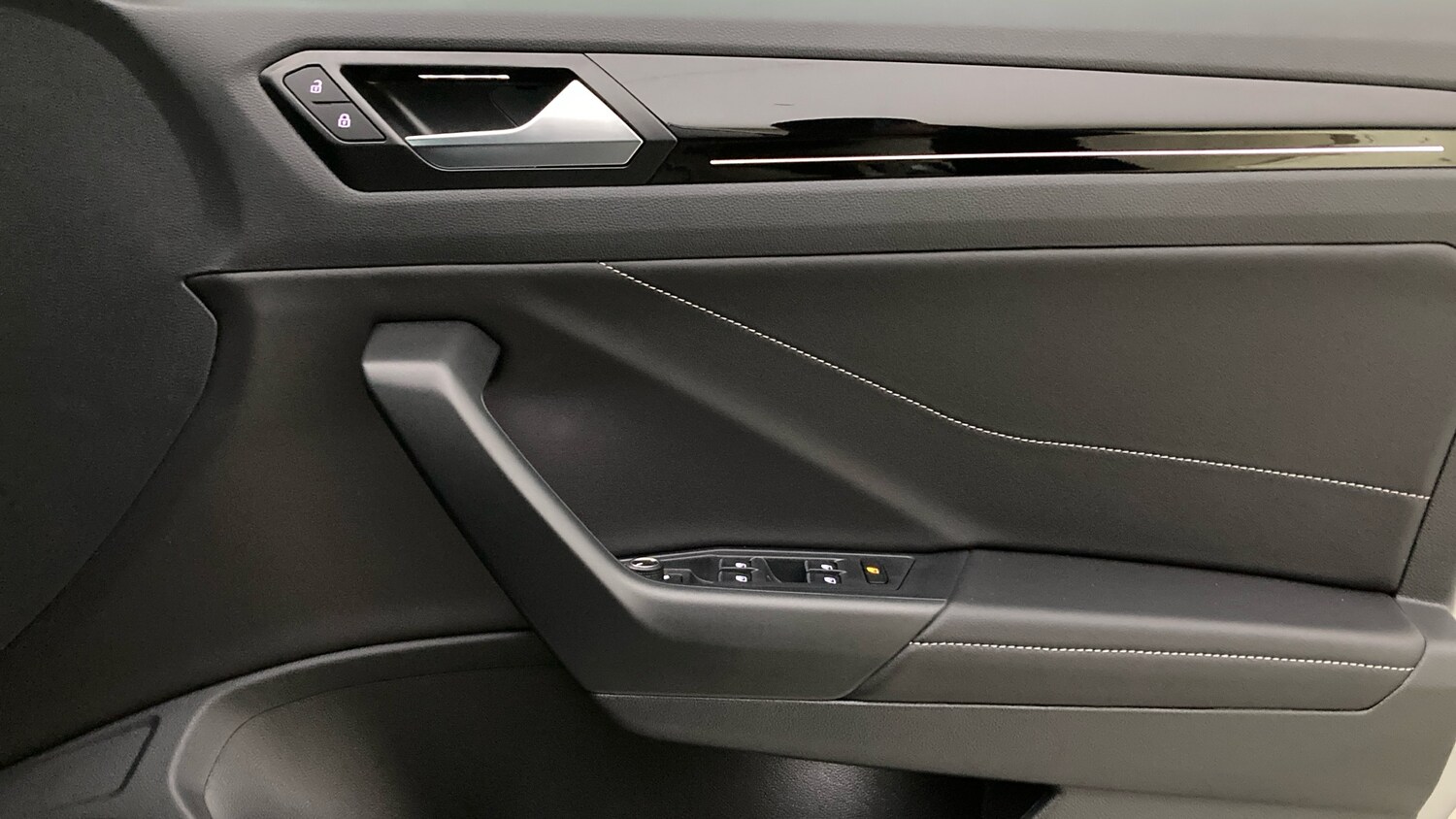 Used Volkswagen T-Roc 2025 for sale - 78149843: Photo 19