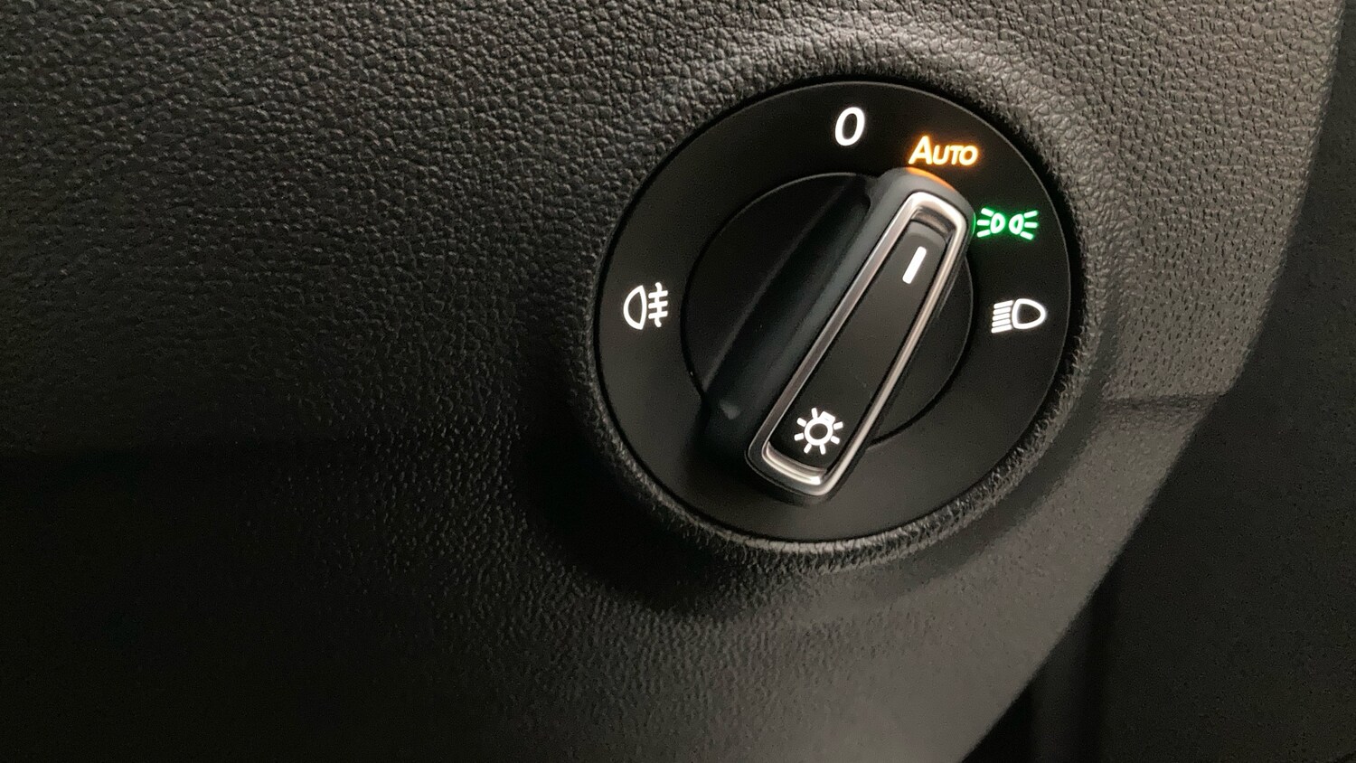 Used Volkswagen T-Roc 2025 for sale - 78149843: Photo 29