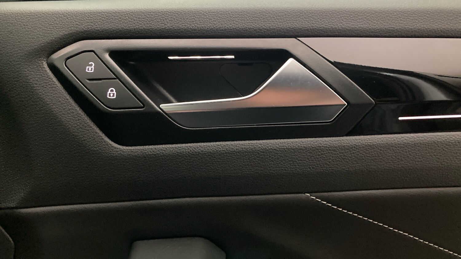 Used Volkswagen T-Roc 2025 for sale - 78149843: Photo 30