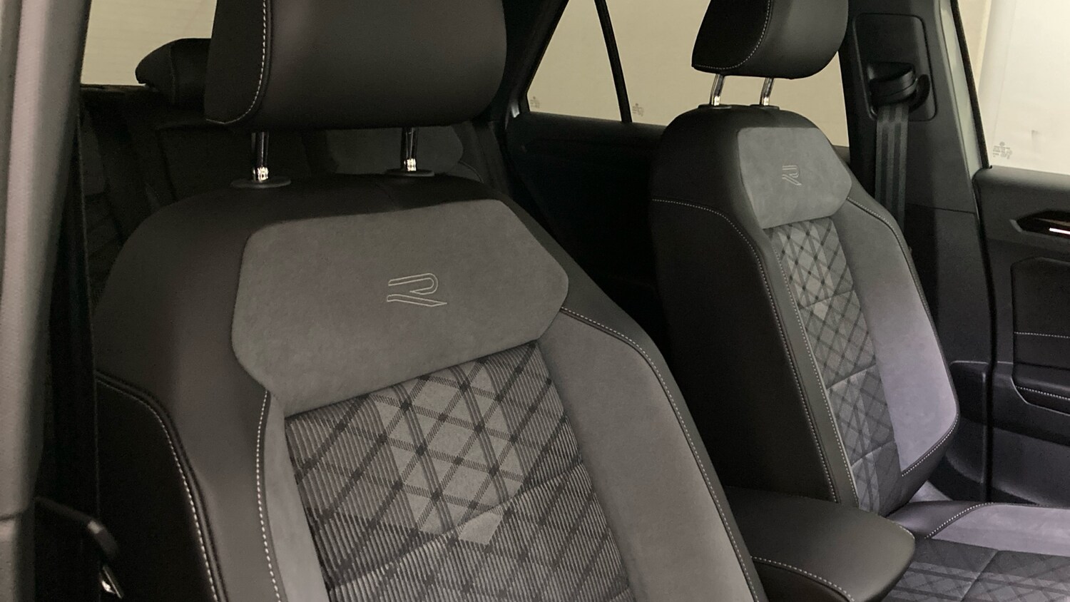 Used Volkswagen T-Roc 2025 for sale - 78149843: Photo 33